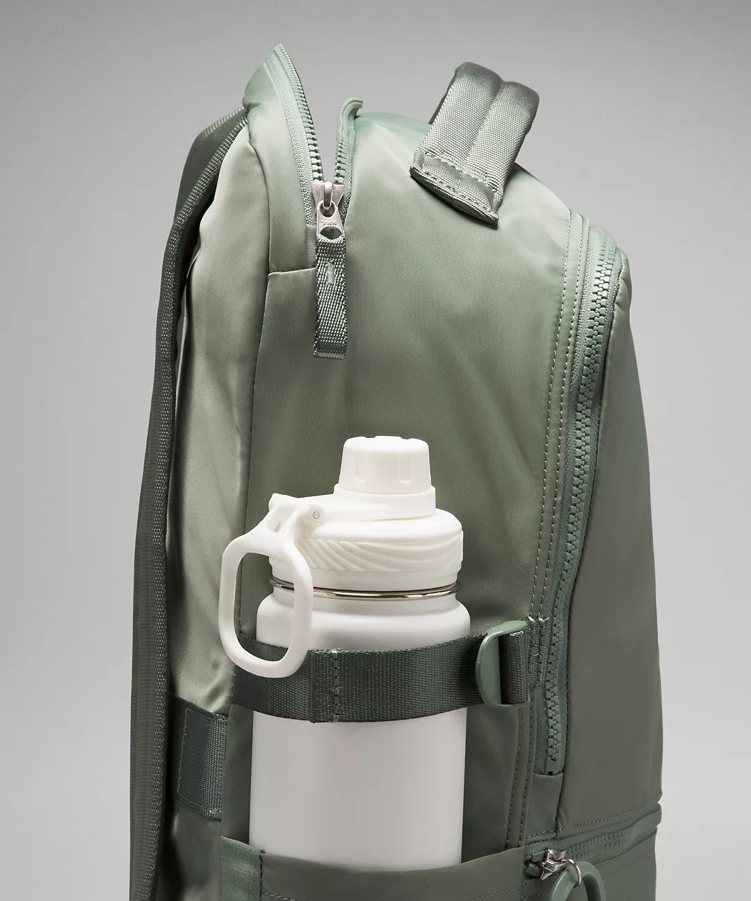 New Crew Backpack 22L - Grey Eucalyptus