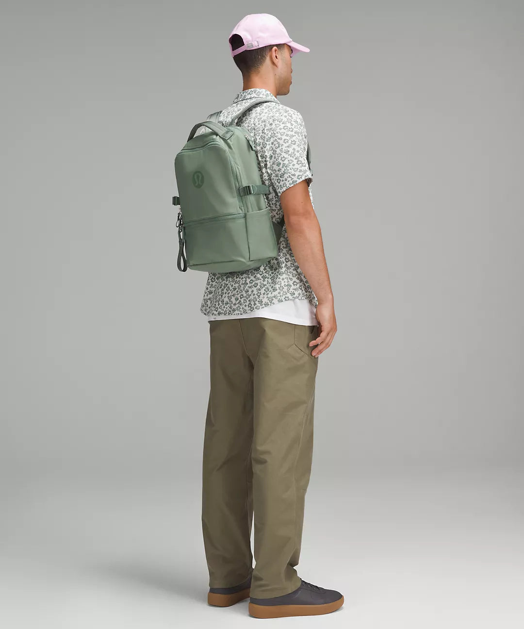 New Crew Backpack 22L - Grey Eucalyptus