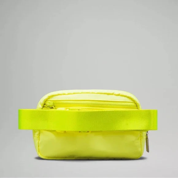 Lululemon Everywhere Belt Bag 1L - Electric Lemon