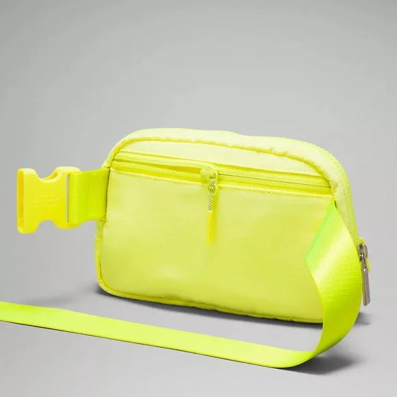 Lululemon Everywhere Belt Bag 1L - Electric Lemon