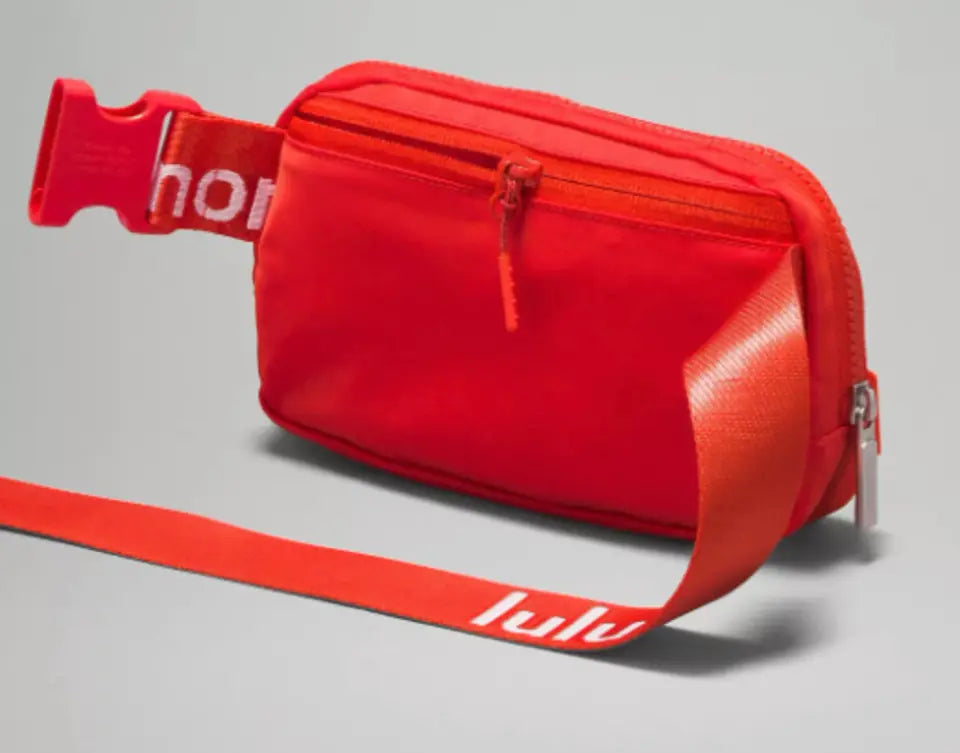 Lululemon Everywhere Belt Bag 1L - Solar Orange